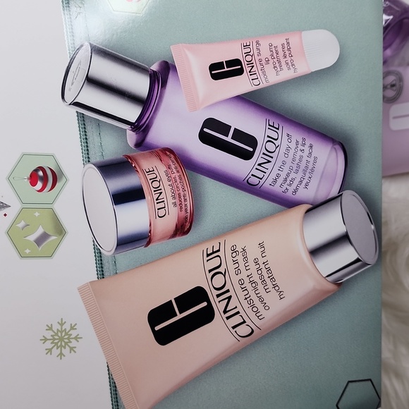 BNEW UNUSED DAY TO NIGHT SKIN CARE SET MOISTURE SURGE OVERNIGHT MASK AND MORE - Picture 15 of 16